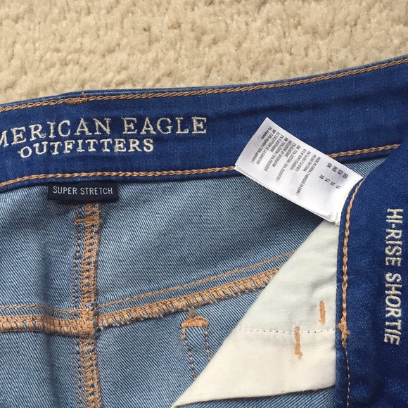 AE Shorts - Picture 3 of 4